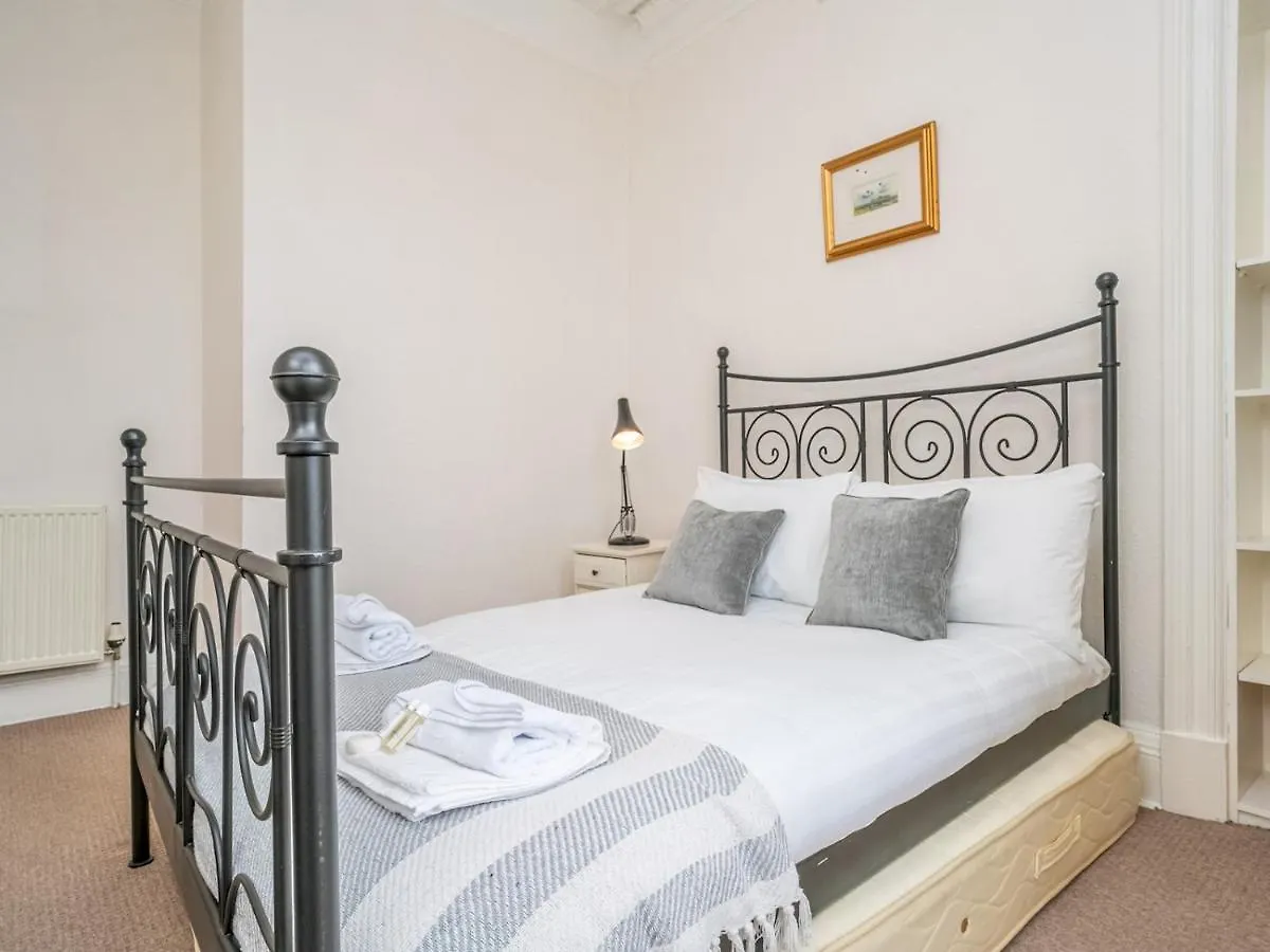 Cosy 1 Bed Flat In Historic Victorian Building Apartment
