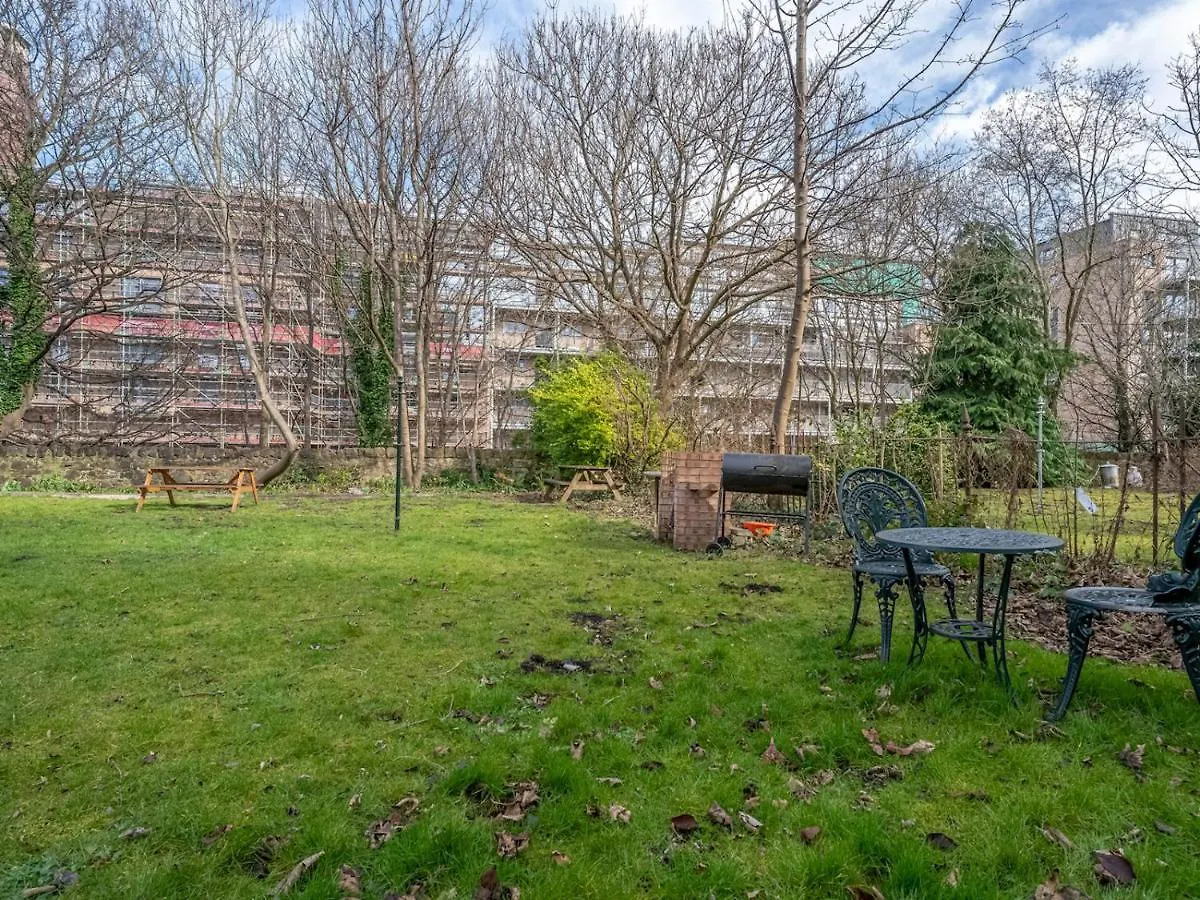 Cosy 1 Bed Flat In Historic Victorian Building Edinburgh