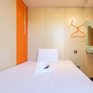 Easyhotel Hotell